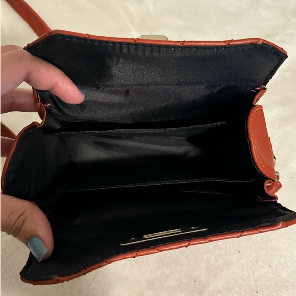 SMALL SQUARED CROSSBODY - Picture 3 of 3